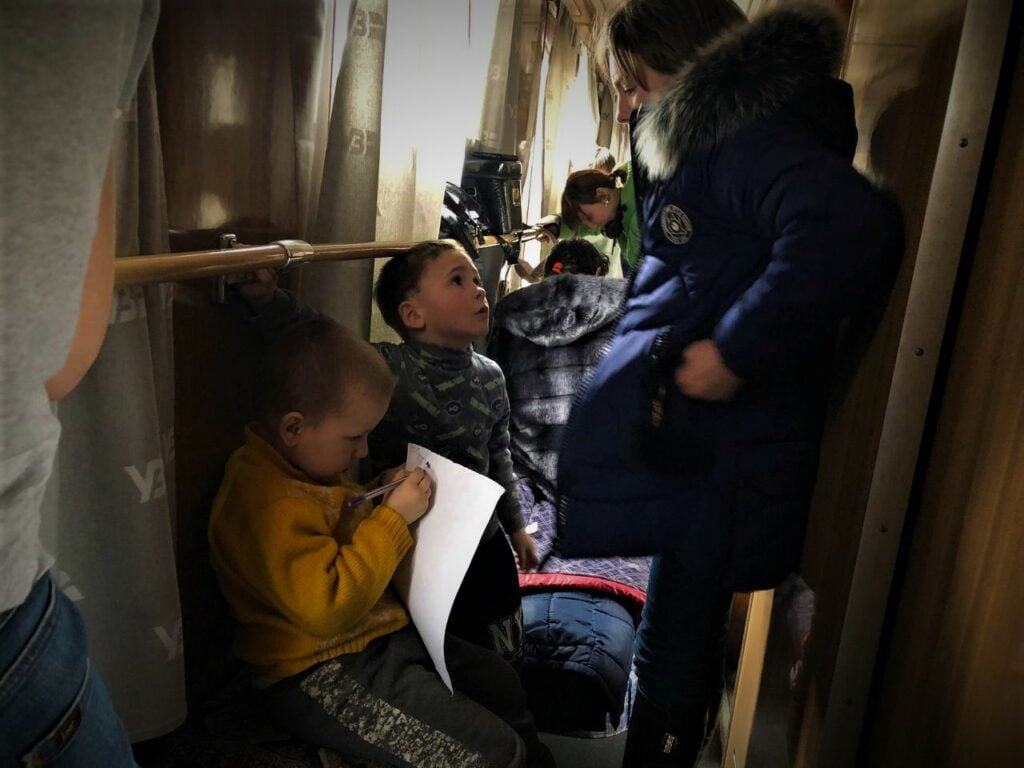 переселенці Донбас: бабуся