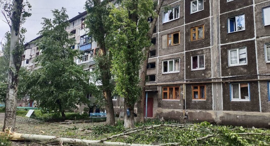 Внаслідок обстрілів рашистами загинуло 6 мешканців Донеччини, зруйновано 74 будівлі
