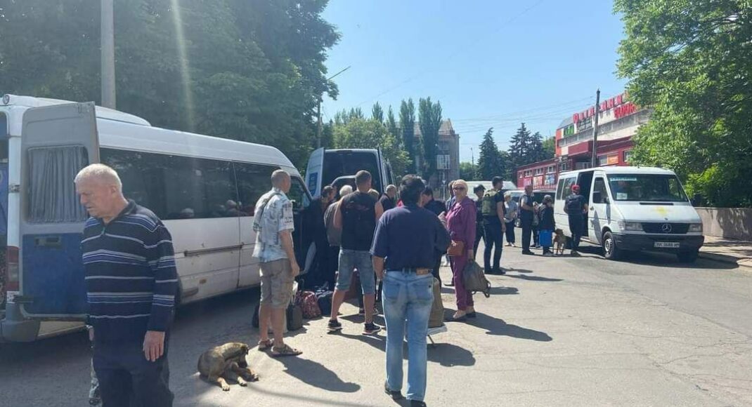 Сьогодні зі Слов'янська в Рівному евакуювалося близько ста осіб