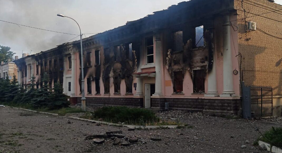 У Лисичанську окупанти цілеспрямовано знищили гуманітарний штаб