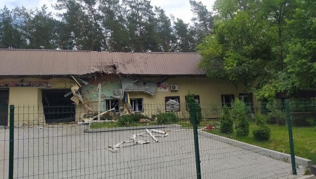 У Святогірську окупанти обстріляли Центр безпеки громадян