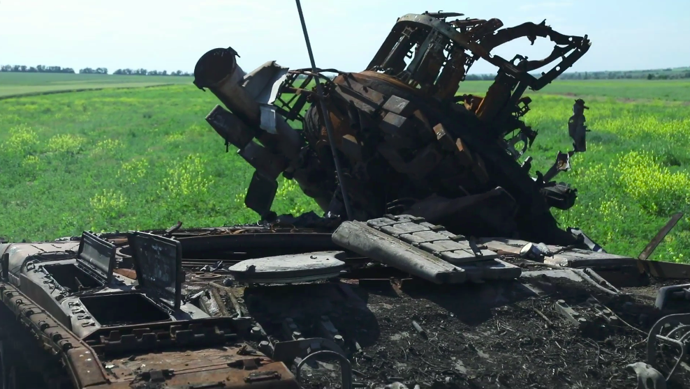 Враг на оккупированной Луганщине накапливает силы за счет местного населения, — Гайдай