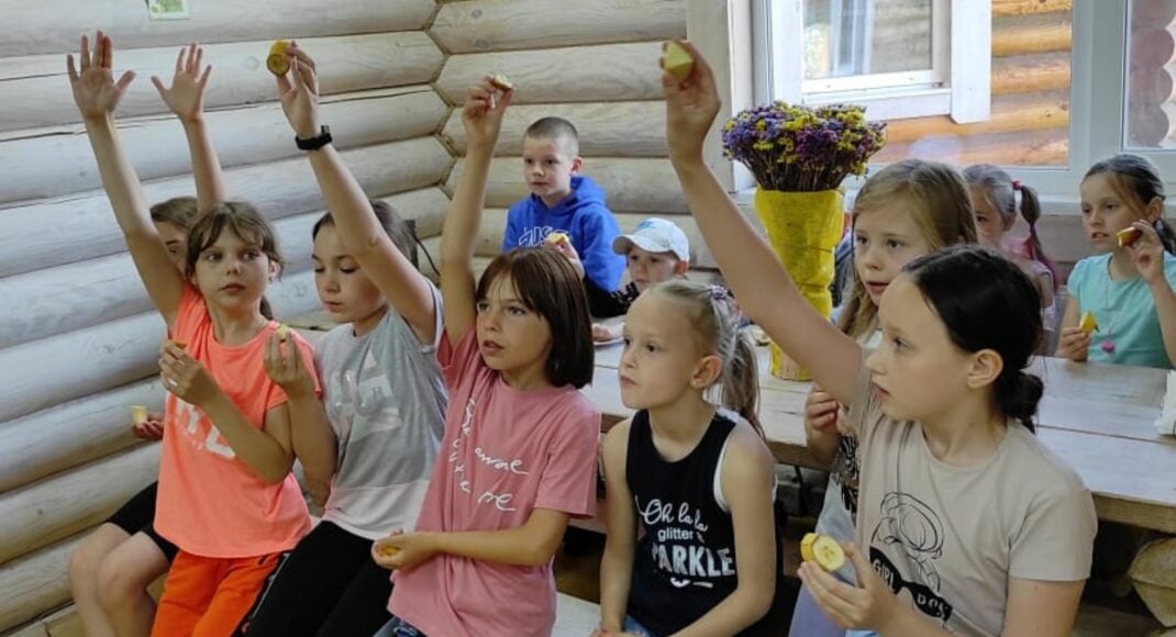 Под Киевом открылся летний лагерь для детей-переселенцев