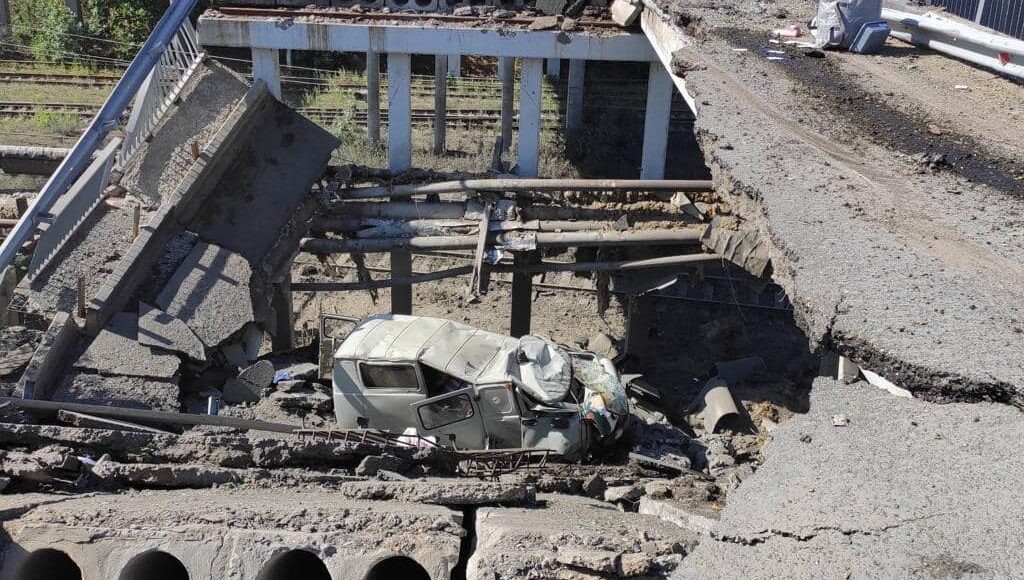 Рашисты авиацией повредили мост к Лисичанску, проезд транспорта в город ограничен, — Гайдай