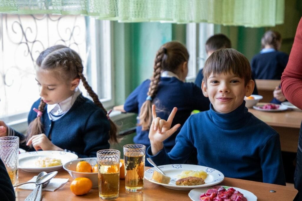 питание в школах Мариуполя от россиян
