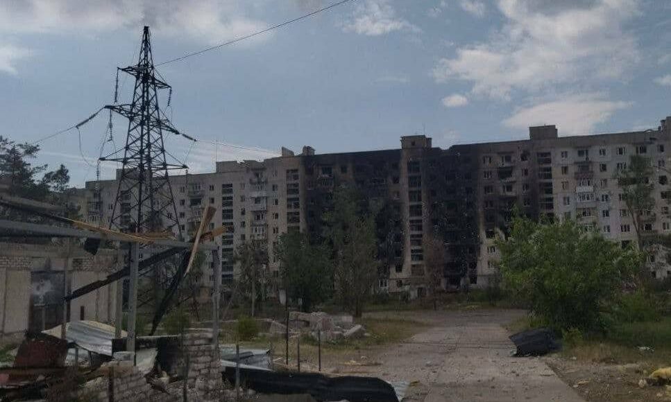 Ворог за добу обстріляв 23 населених пункти в Донецькій і Луганській областях, загинули троє цивільних