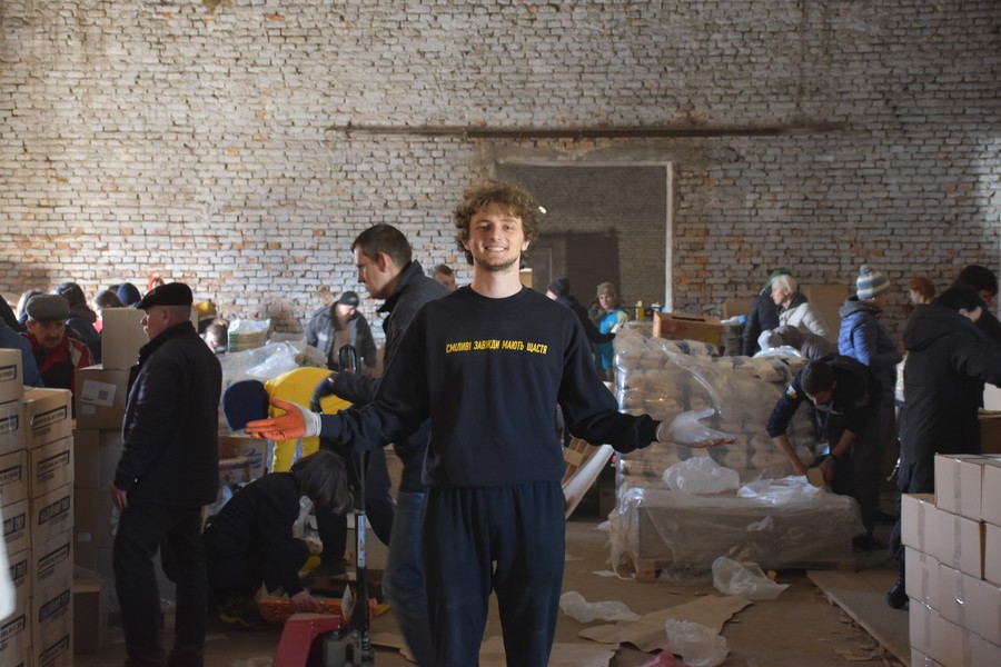 студенты из Мариуполя волонтерят в Тернополе