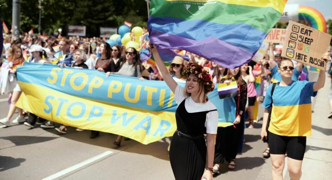Всегда "не ко времени": где искать помощь ЛГБТ-украинцам с востока Украины во время войны