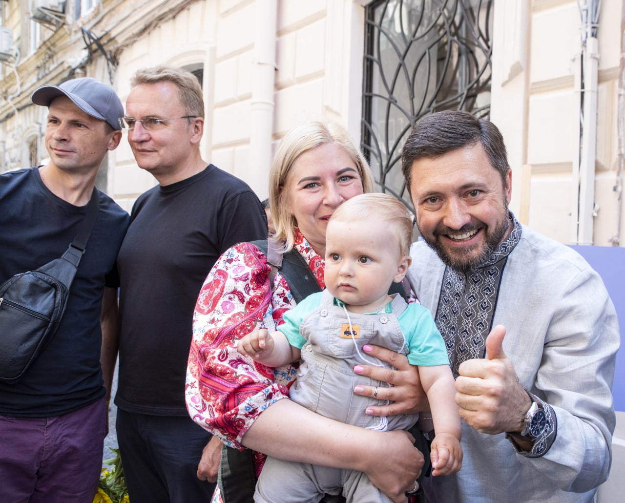 Во Львове открыли центр поддержки переселенцев Я - Мариуполь (фото) –  Східний Варіант