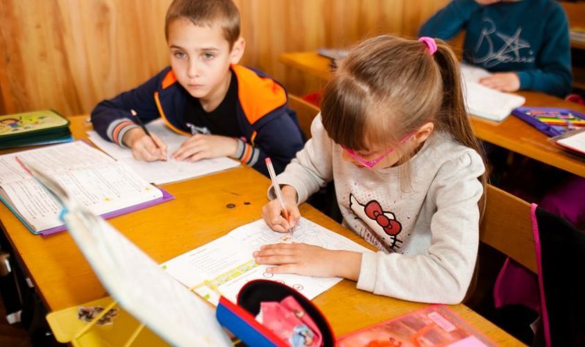 В новом учебном году в школы Львовщины пойдет почти 1000 детей переселенцев