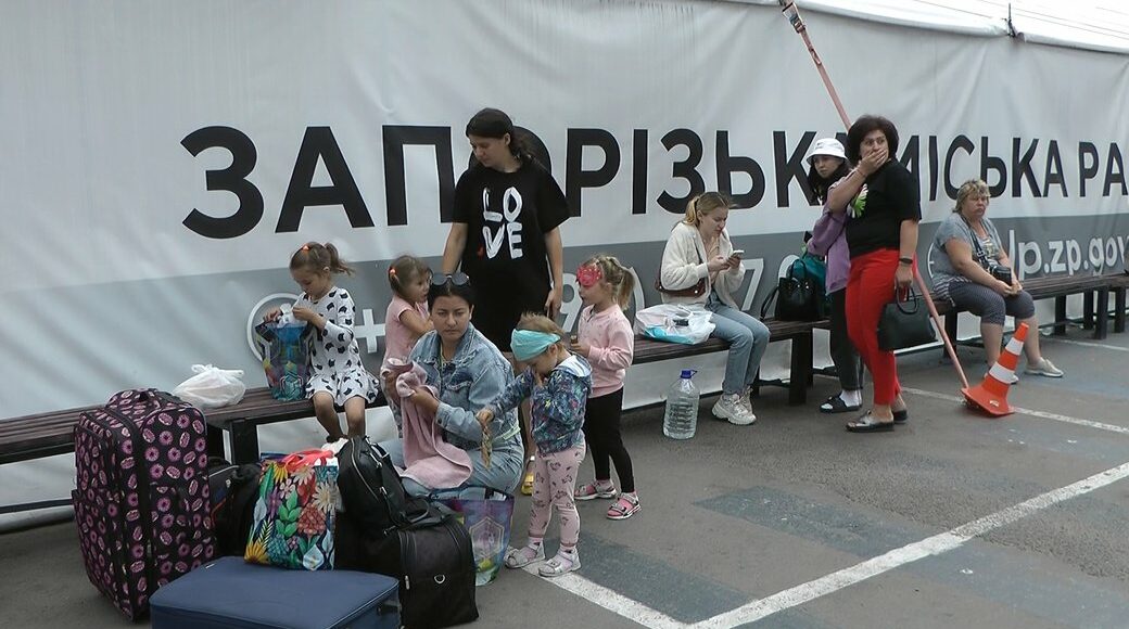 До 9 тысяч гривен с семьи: переселенцы рассказали, сколько стоит и занимает времени уехать из оккупации в Запорожье