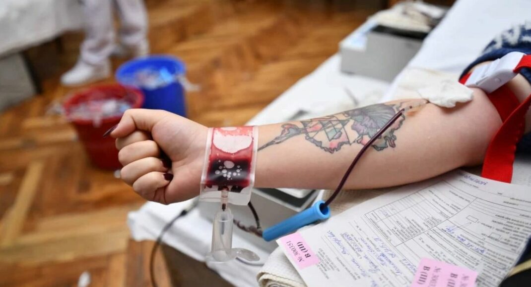 "Хочу делать больше". Как волонтер из Славянска помогает сдавать кровь и организовала благотворительный фонд