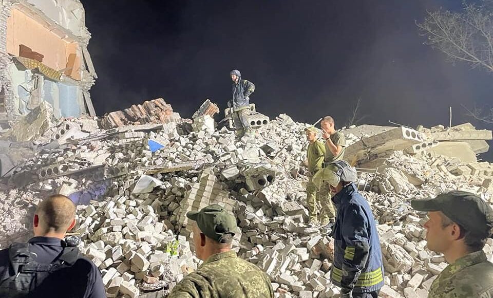 Обстрел Часового Яра: спасатели изъяли из-под завалов разрушенного дома 47 погибших