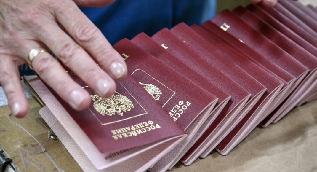 Оккупанты в Луганской области принудительно паспортизируют пенсионеров