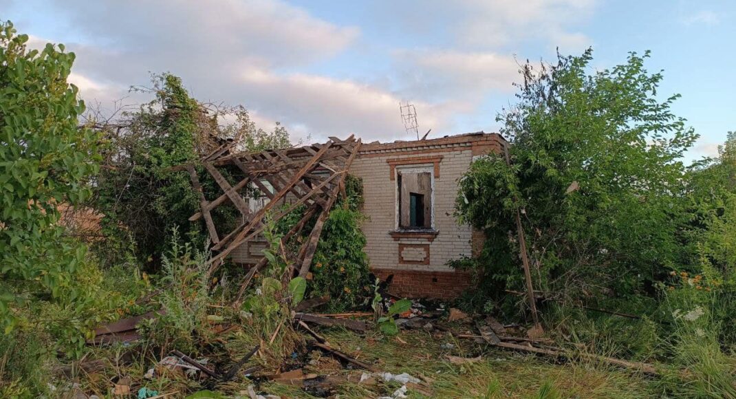 У Слов'янську внаслідок нічного обстрілу пошкоджено кілька приватних будинків, поранено жінку, - Лях
