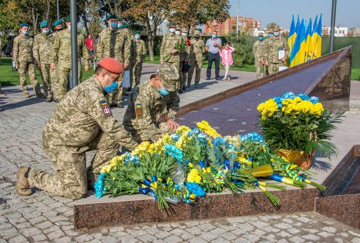 У Маріуполі росіяни демонтують меморіал загиблим українським військовим, - міськрада