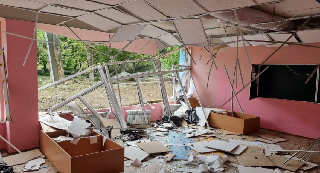 Российские захватчики уничтожили опорную школу в Очеретино на Донетчине, - Кириленко (фото)