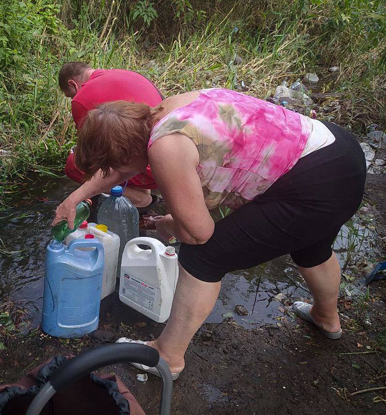 вода з калюж в Маріуполі