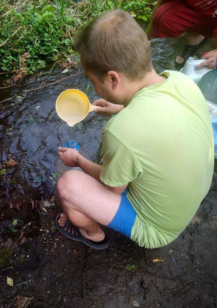 вода з калюж в Маріуполі