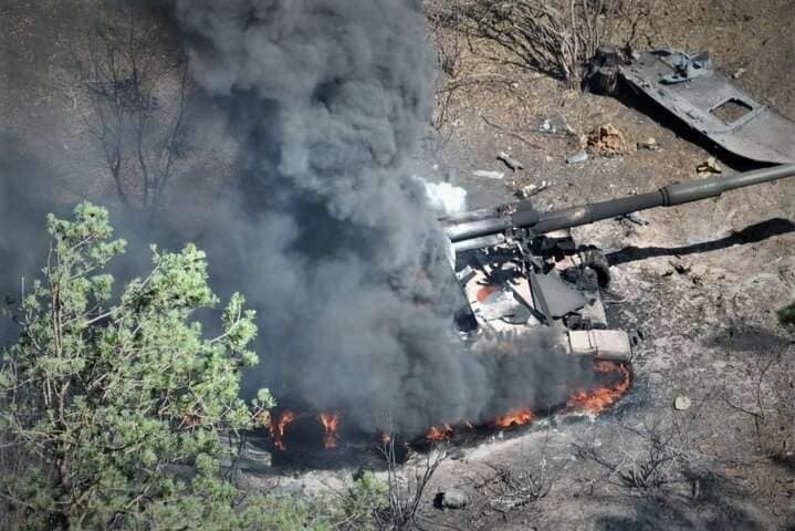 Враг пытался проводить штурмовые действия возле Славянска и Зайцева, получил отпор и отступил.