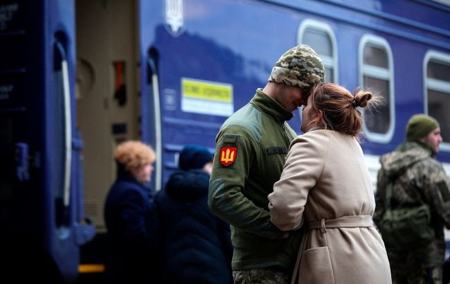 Українські захисники записали відео для своїх коханих