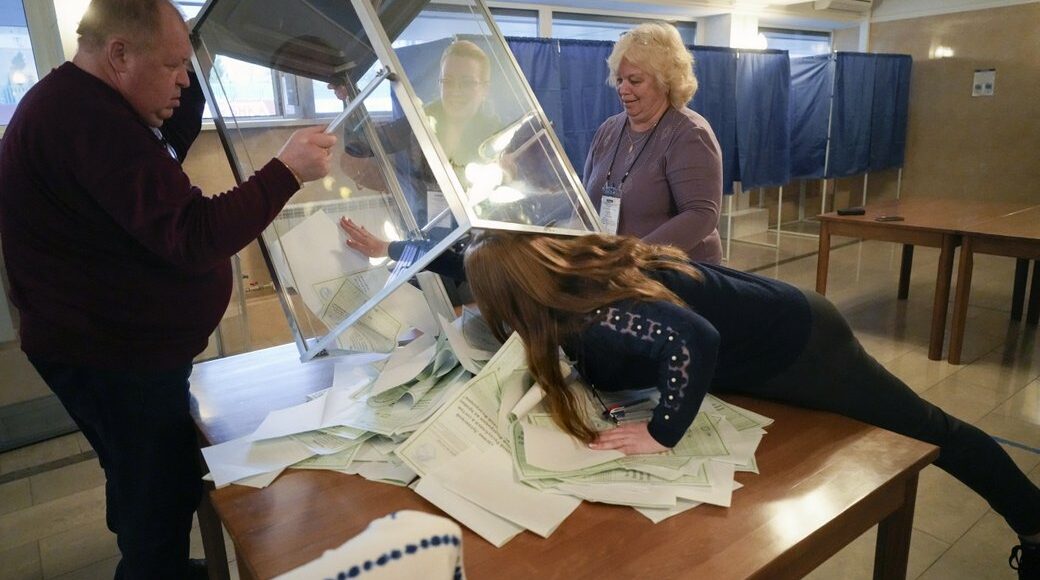 В росії "підрахували" голоси на дільницях для незаконного "референдуму" по "днр"