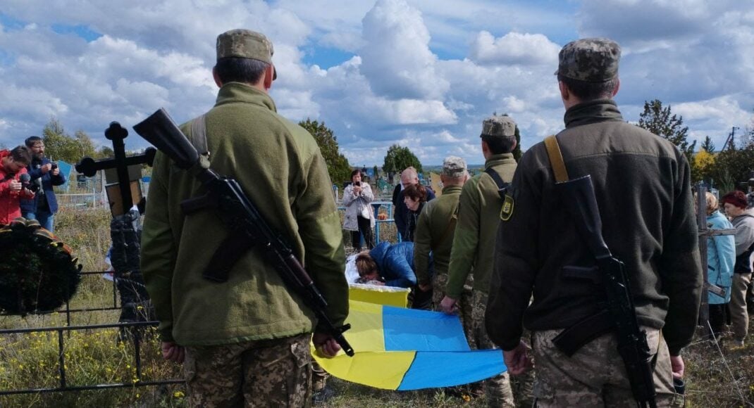 На Донеччині попрощалися із захисником, який загинув у боях з російськими загарбниками (фото)