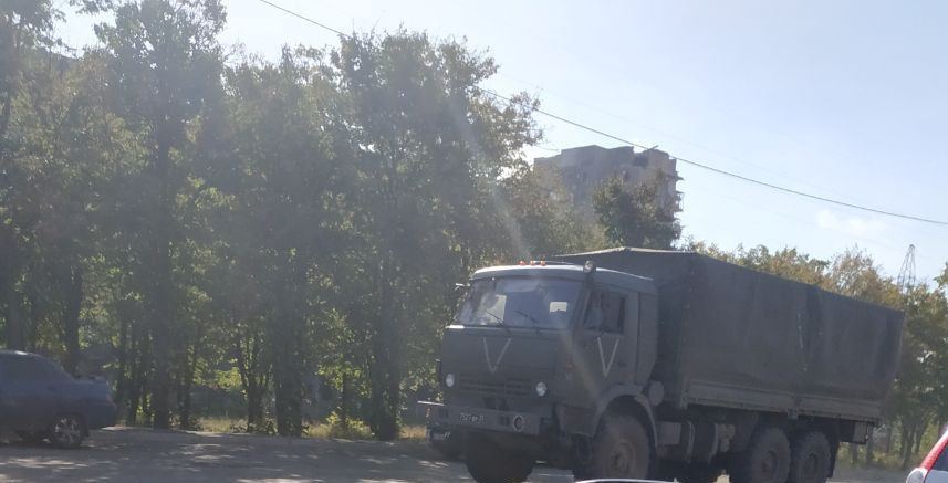 Через окупований Маріуполь в бік Бердянська проїхало майже 20 одиниць військової техніки