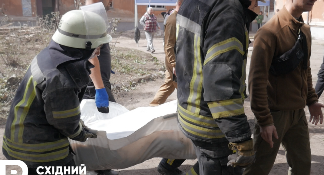 Спасатели разобрали завалы дома в Славянске: обнаружили троих погибших
