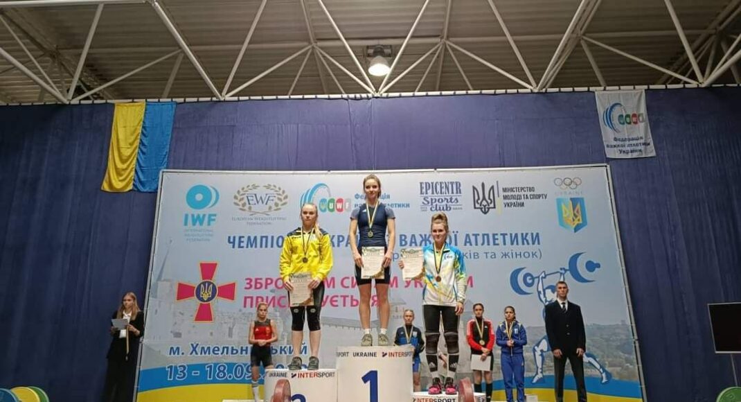 Жіноча збірна з Луганщини посіла 2 місце на чемпіонаті України з важкої атлетики