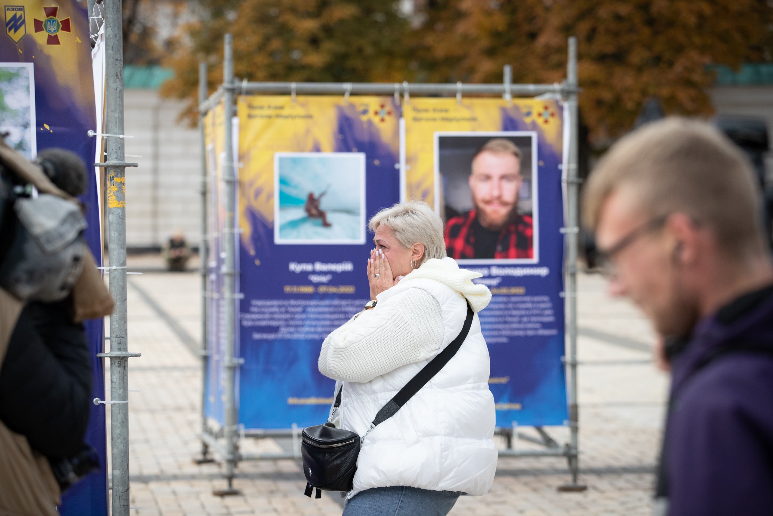 У Києві відкрили виставку "Полк Азов – янголи Маріуполя": фото