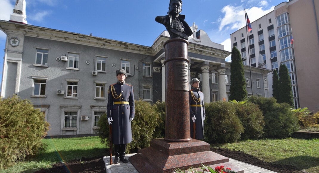В Донецке оккупанты установили памятник палачу из НКВД Судоплатову