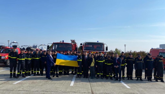 Франція відправила Україні понад тисячу тонн допомоги, ­– ОП