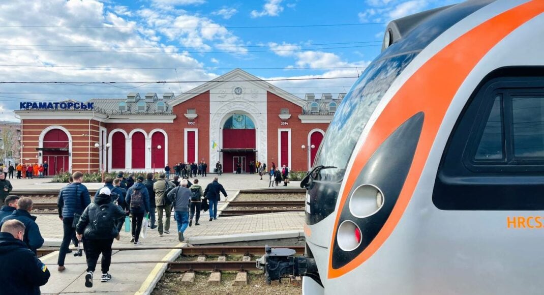 "Укрзалізниця" відновила рух приміських поїздів між Краматорськом та Слов'янськом, опубліковано розклад