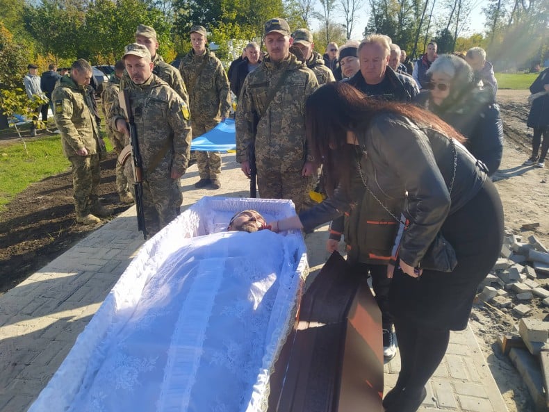 У Краматорську поховали бойового медика Юрія Миколайця, який загинув захищаючи Луганщину