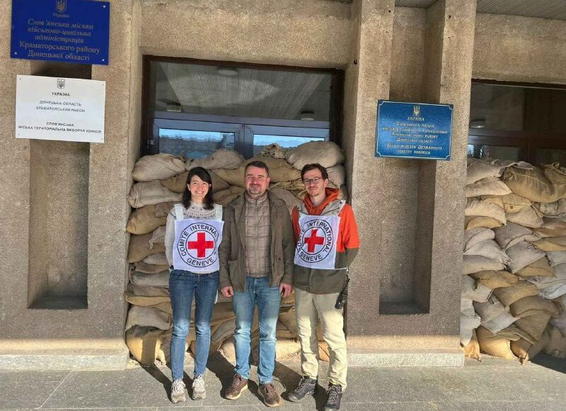 Городской глава Славянска встретился с представителями Международного комитета Красного Креста (фото)