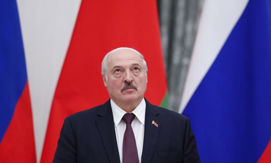 Лукашенко заявив, що Україна має йти на мирні переговори з терористичною рф