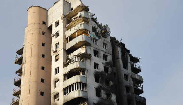 У Маріуполі росіяни міняють вікна у знищених квартирах, - Андрющенко