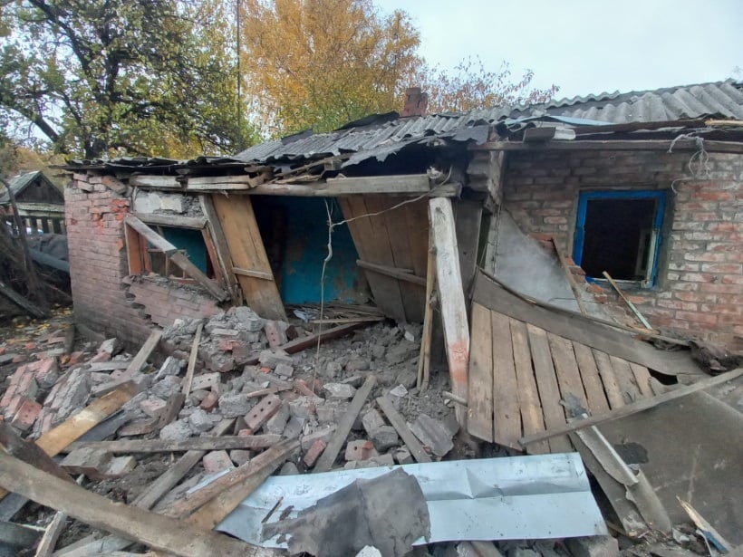 Обстріляні цивільні будинки на Донеччині