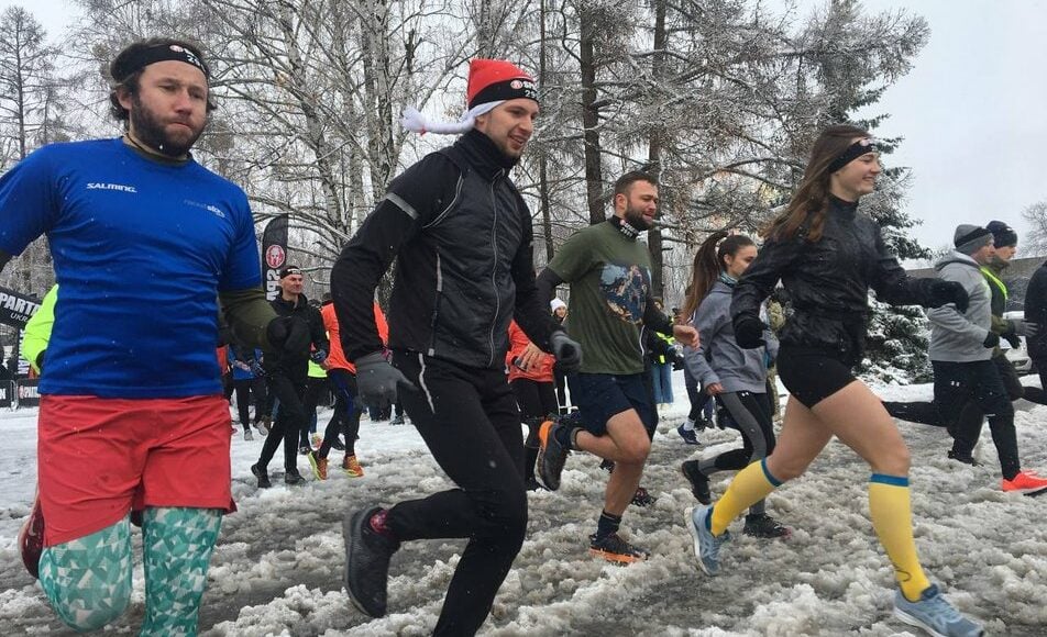 У Києві відбувся благодійний забіг на підтримку "Азову": фото