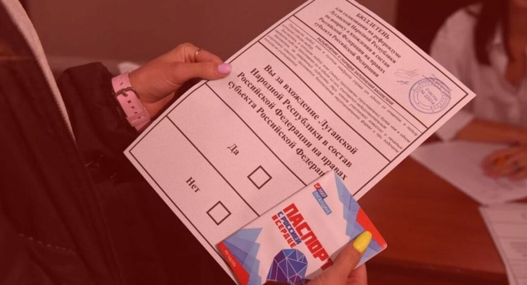 Чем отличаются два "референдума" ha в Луганской области? Мнения жителей и экспертов