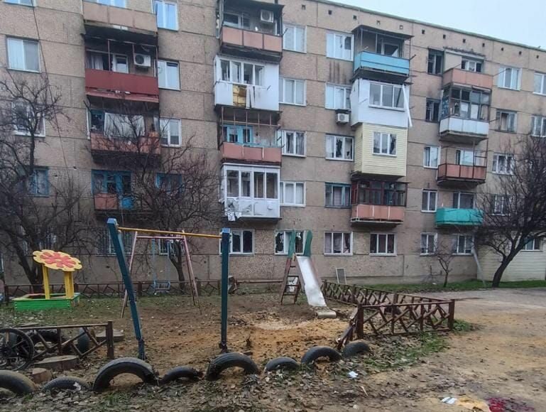 Рашисти обстріляли Курахове на Донеччині: загинули дві людини, одна поранена