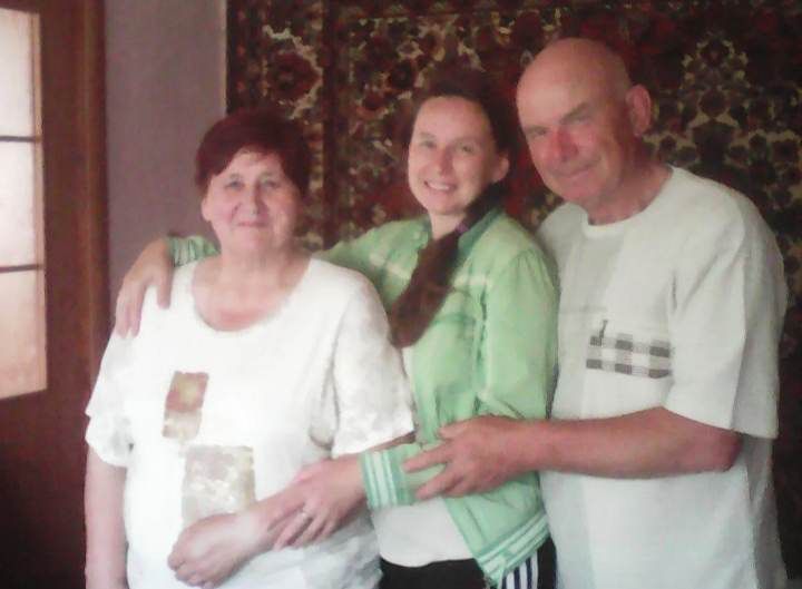 Володимир та Лідія з доньокою