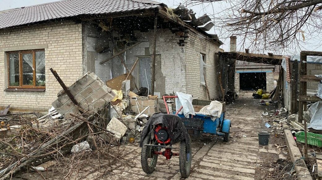 В селах рядом с Авдеевским фронтом бои постоянные, более половины домов разрушены