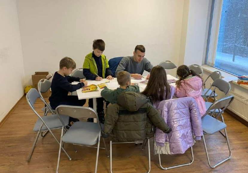 В гуманитарном хабе в Виннице оказывают помощь детям переселенцам с Луганщины