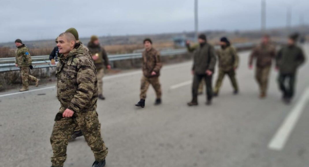 Активисты и родственники военнопленных призывают провести обмен "всех на всех"