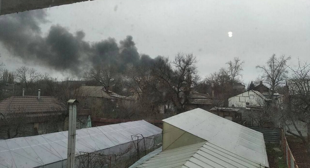 В окупованому Донецьку біля нафтобази велика пожежа, — соцмережі