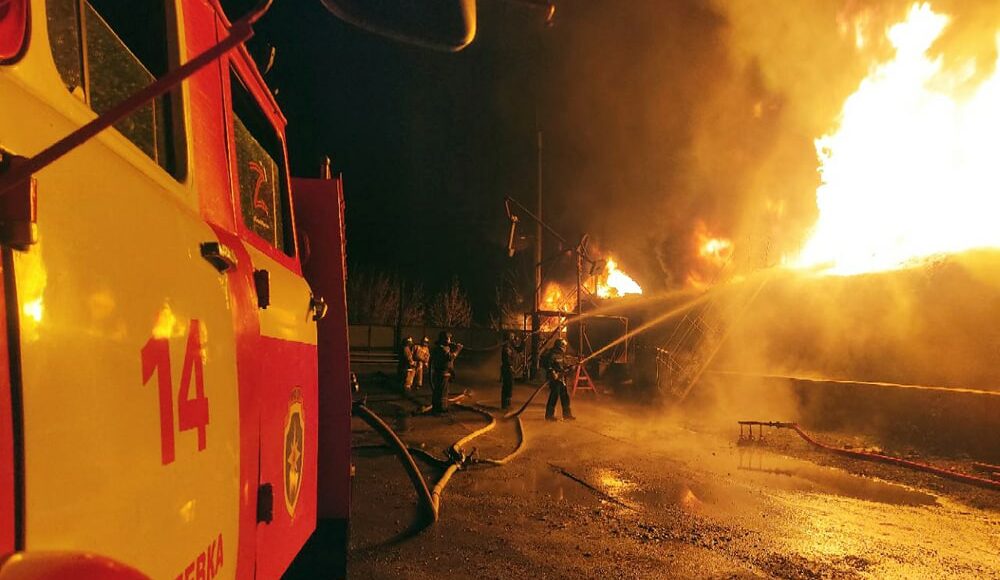 В оккупированной Макеевке Донецкой области горели цистерны с нефтью