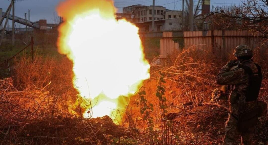 В Соледаре ВСУ уничтожили три склада БК врага (видео)