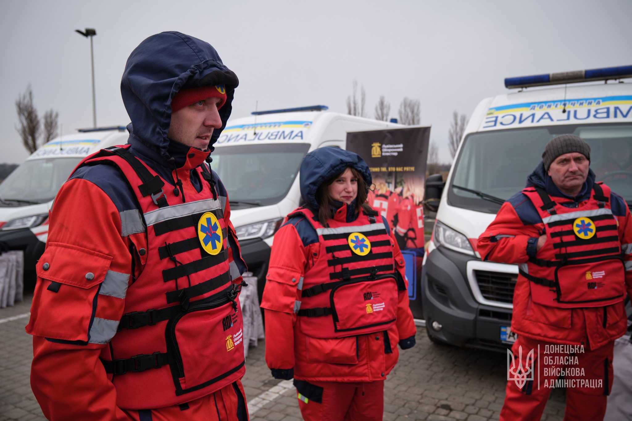 Сотню бронежилетів для медиків Донеччини передали волонтери